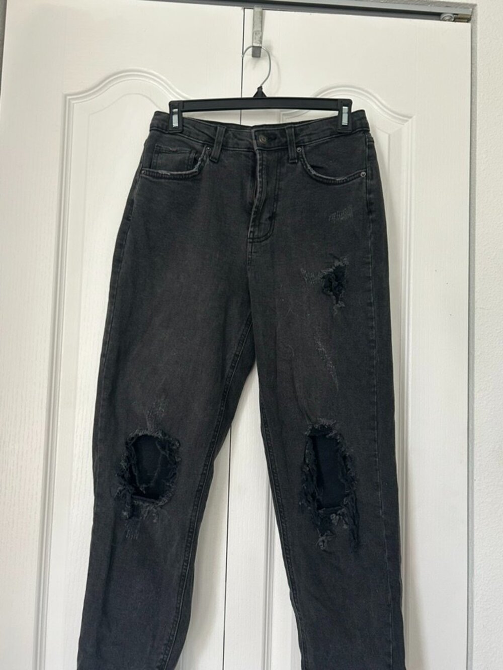 Wild Fable Black Distressed High-Waisted Jeans Size 4